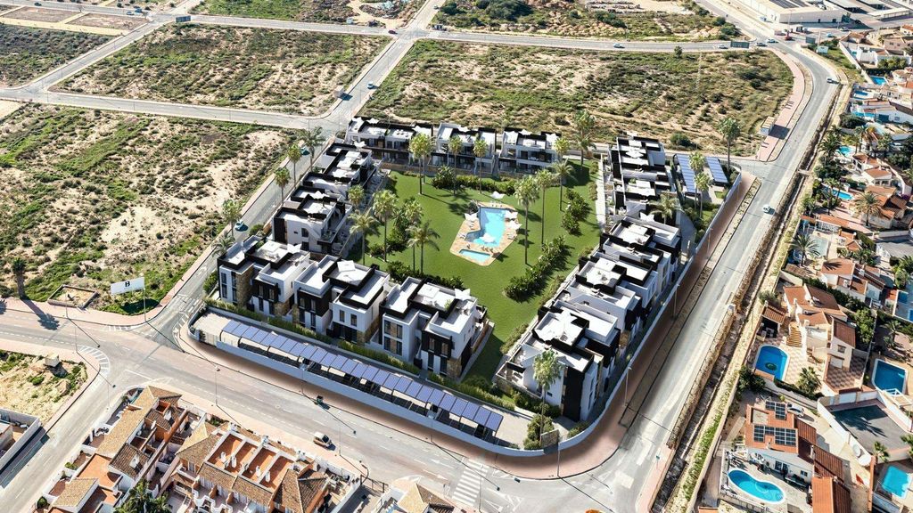 Property photo 3 of 35