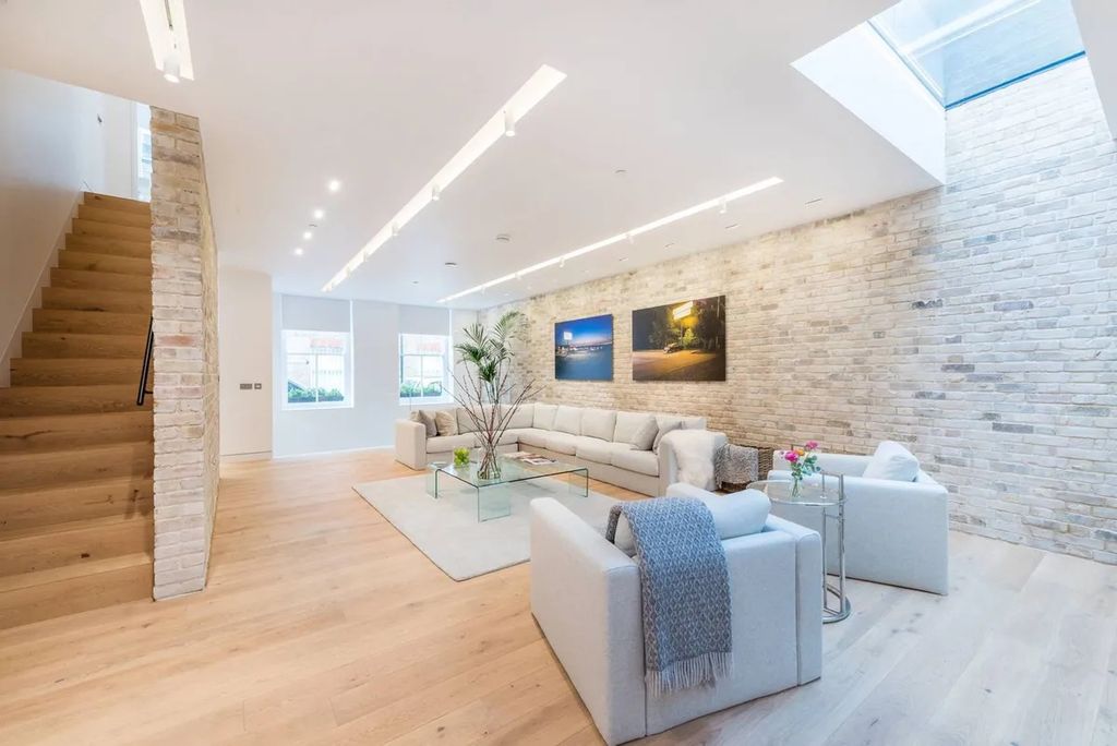 Property photo 1 of 26 Photo 5