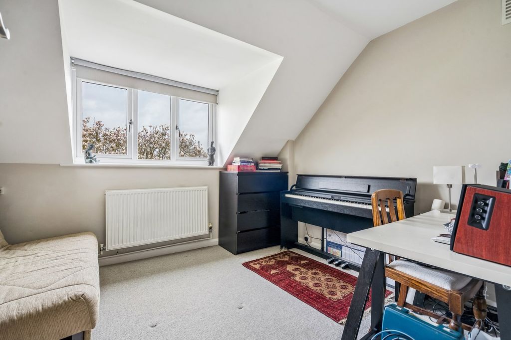 Additional image 10 of 3 bed detached house for saleSt James Walk, Richings Park, Iver SL0