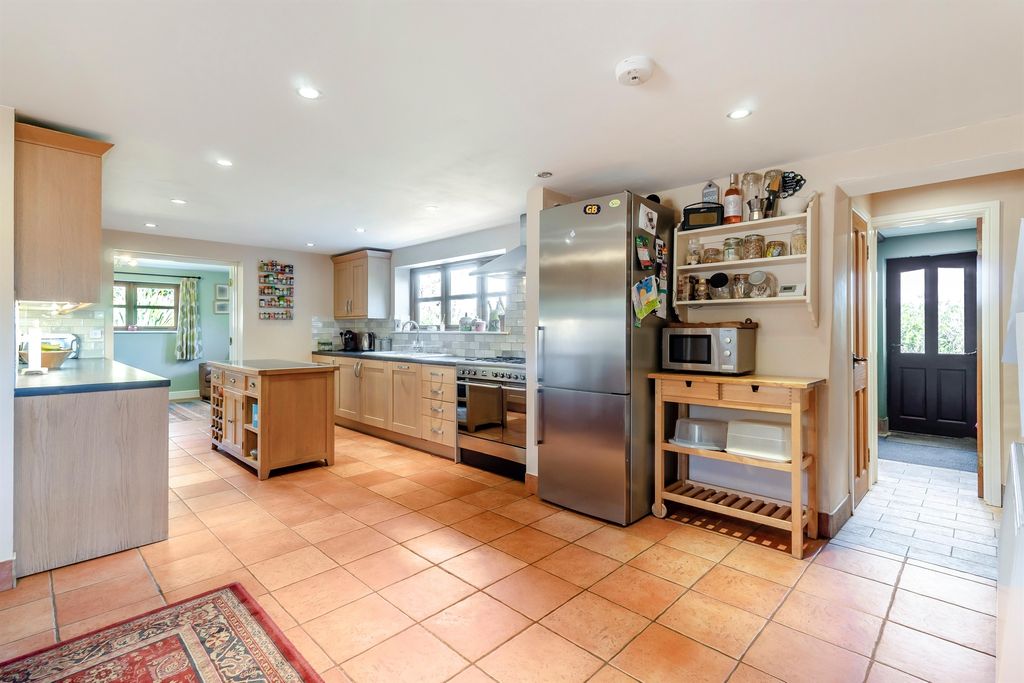 Property photo 2 of 19