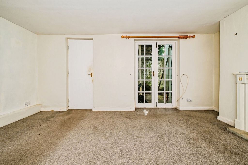 Property photo 2 of 19 Pbox-Img.Jpg