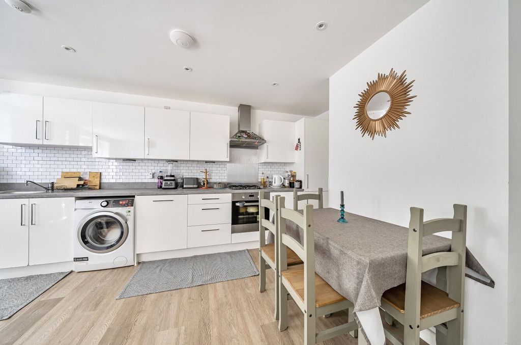Property photo 1 of 15 1301778-12-68441c...