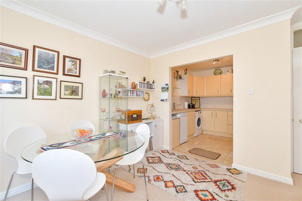 Property photo 3 of 14 Dining Area