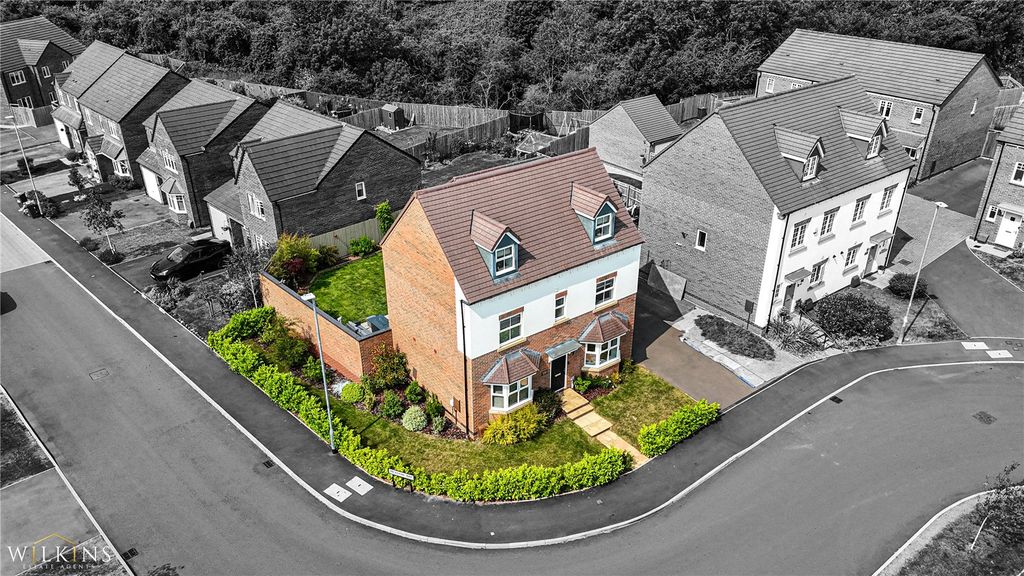 Property photo 2 of 45 Picture No. 03