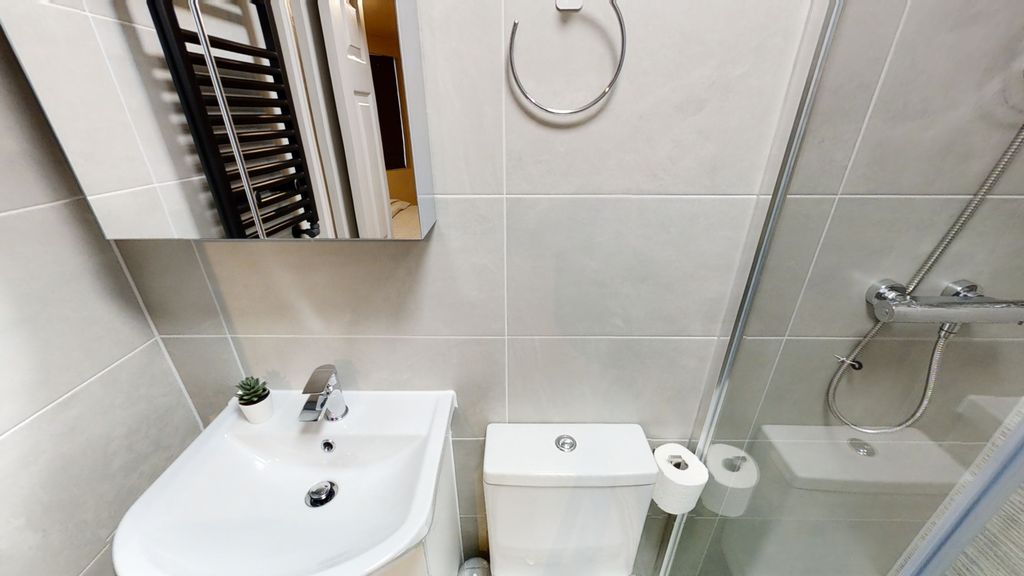 Property photo 3 of 9 Photo