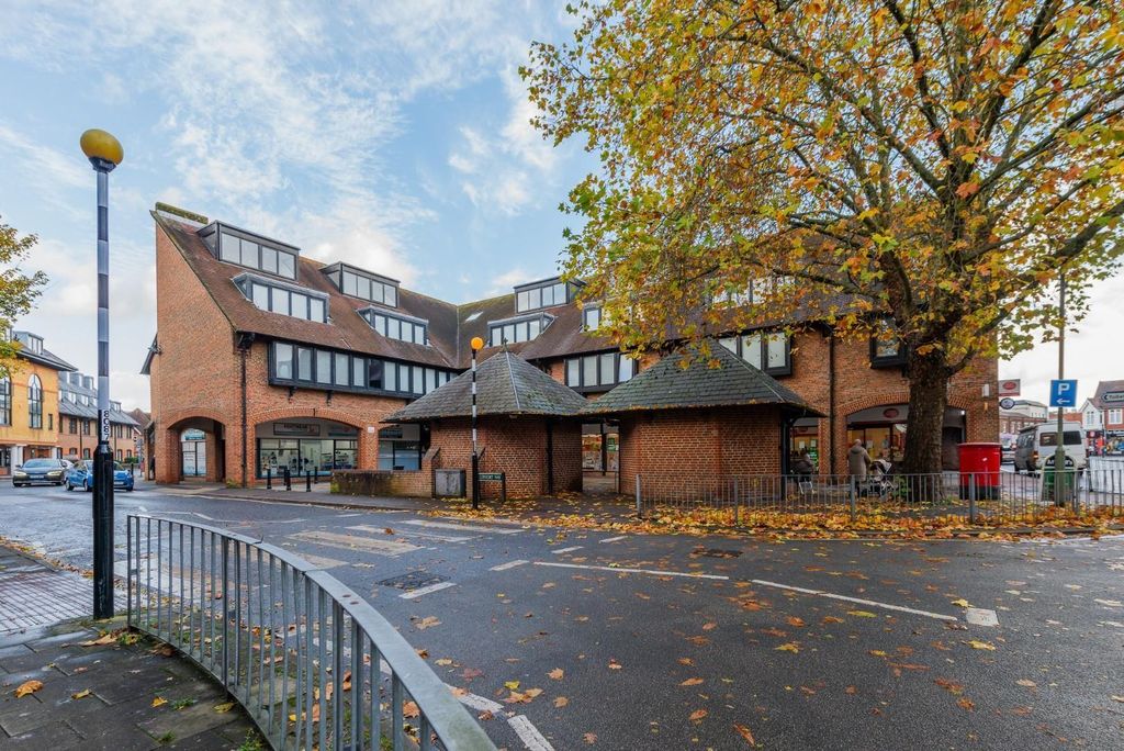 Property photo 1 of 12