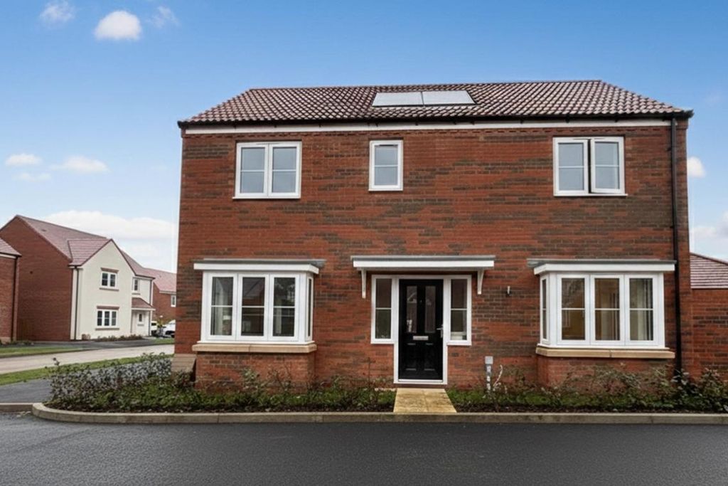 Property photo 1 of 8