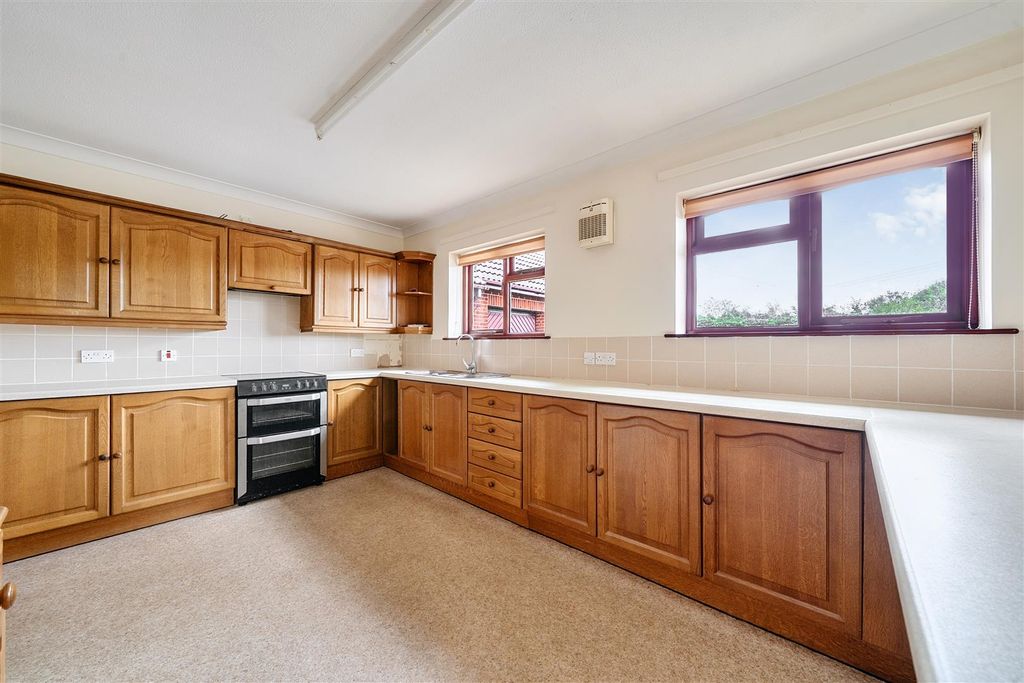 Property photo 3 of 26 1483648-13-6A44Ff1E087Ad.Jpg