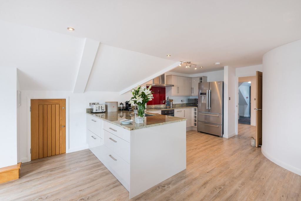 Additional image 7 of 3 bed flat for saleRock PL27