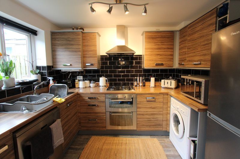 Property photo 2 of 23 Photo 11