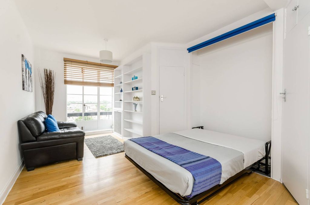 Property photo 3 of 11