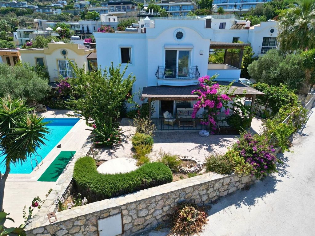 Property photo 2 of 22 Bodrum Villa For Sale In Yalikavak Near The Marina & Beach - Established Private Garden