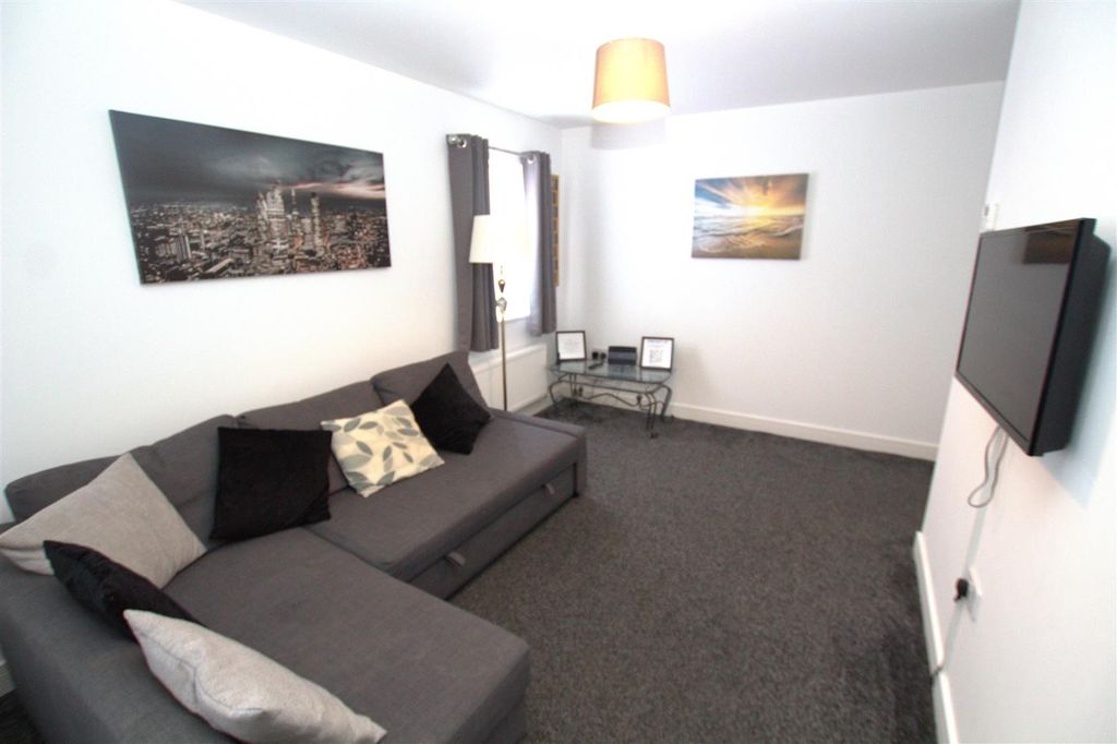 Property photo 2 of 6 Living Area .Jpg