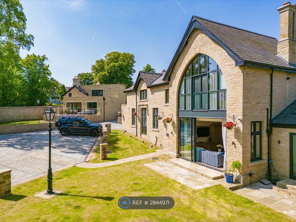 Property photo 1 of 34