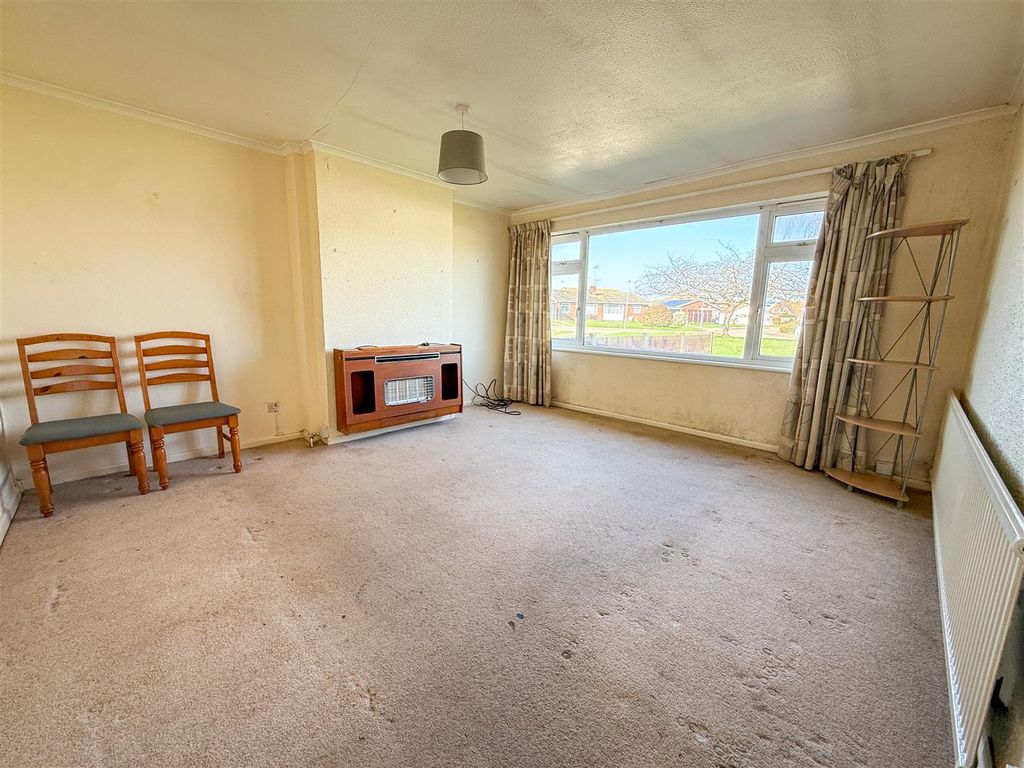 Property photo 2 of 10 Lounge