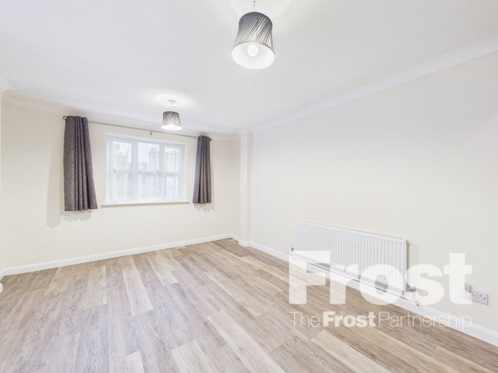 Property photo 3 of 8 Picture No. 06