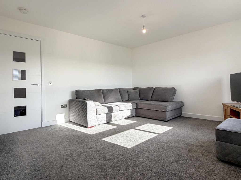 Property photo 3 of 14 Living Room