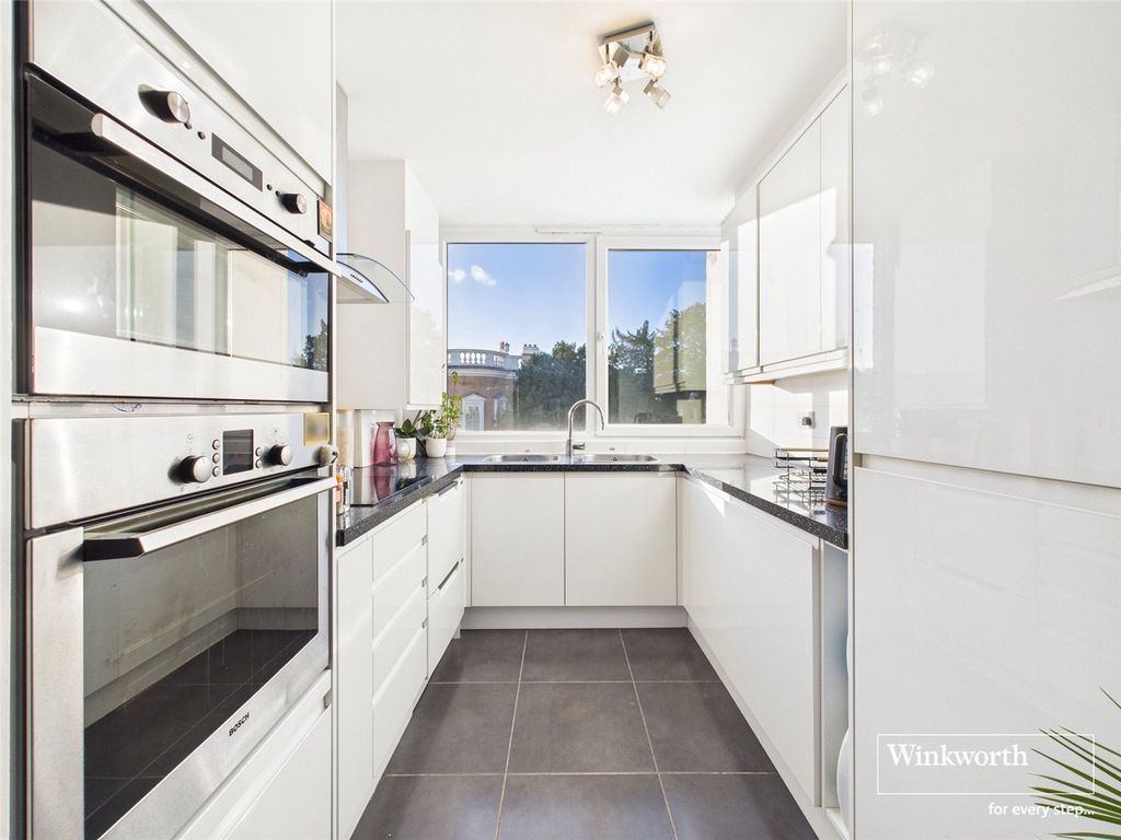 Property photo 2 of 9 Kitchen