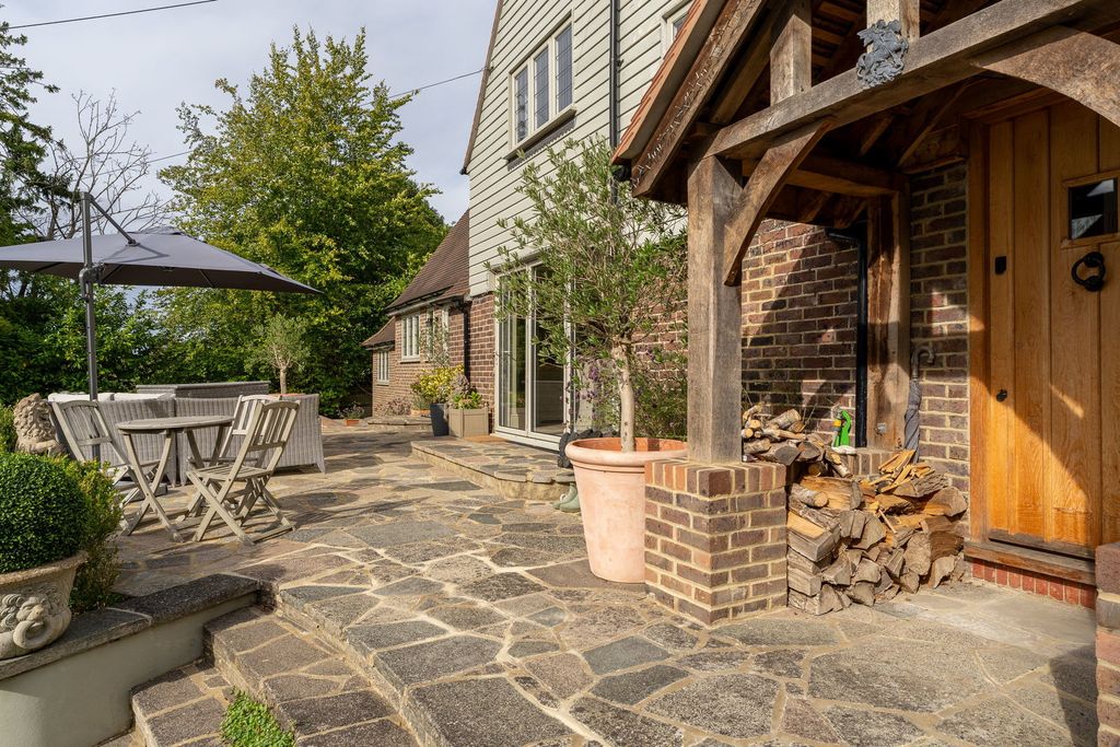 Property photo 1 of 42