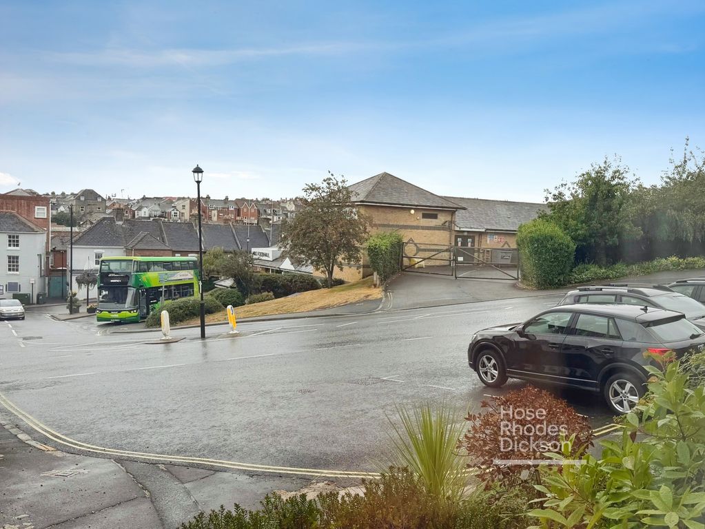 Property photo 2 of 12 Pbox-Img.Jpg