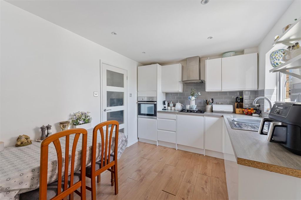 Property photo 2 of 14 Kitchen/Diner