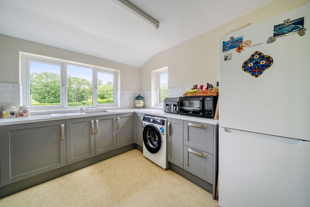 Property photo 2 of 16 1473440-11-6A2c14...