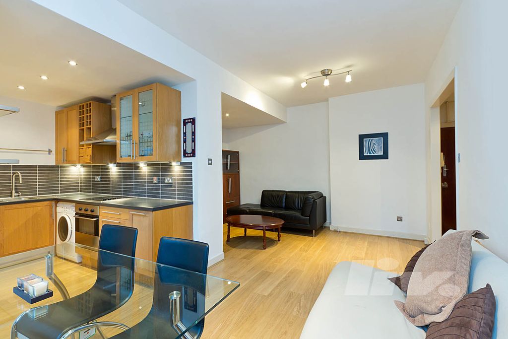 Property photo 2 of 10 Photo 4