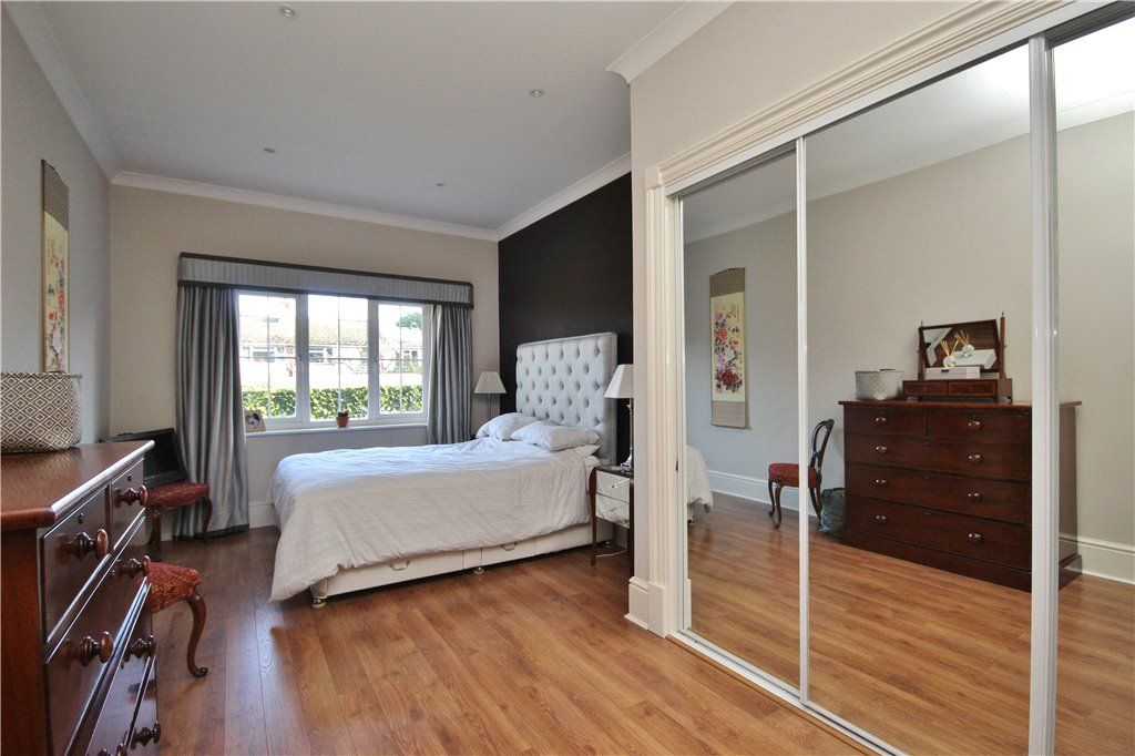 Property photo 3 of 9 Bedroom