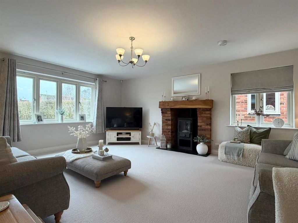 Property photo 2 of 34