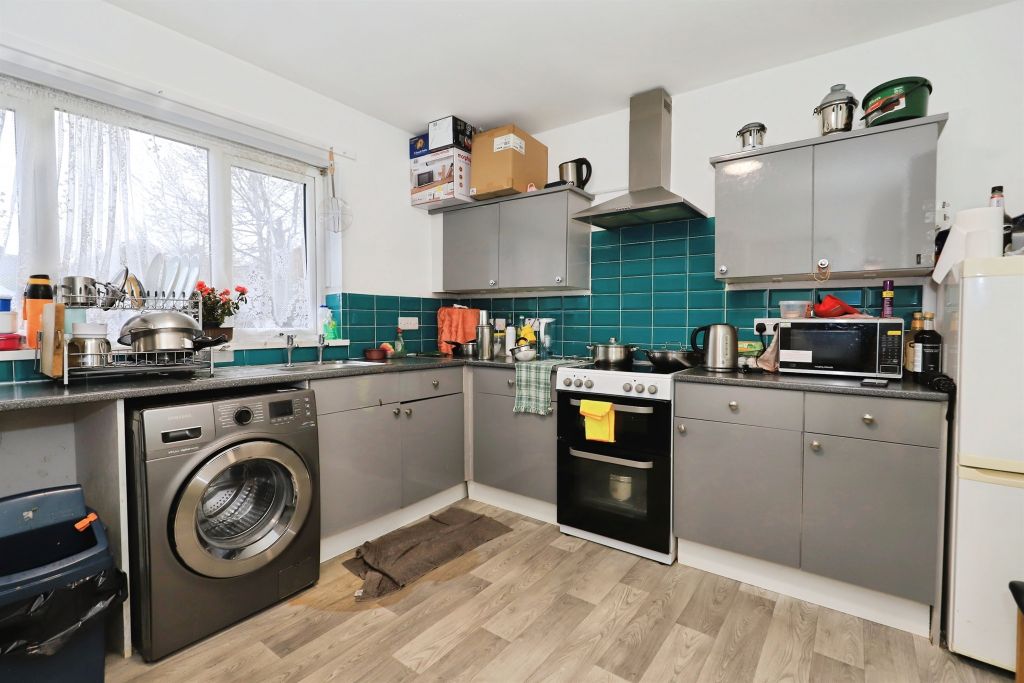 Property photo 2 of 20