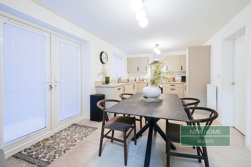 Property photo 3 of 28 Photo 12