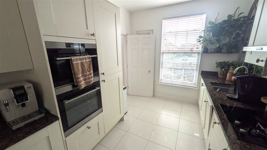 Property photo 2 of 4 Kitchen