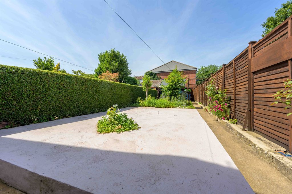 Property photo 2 of 12