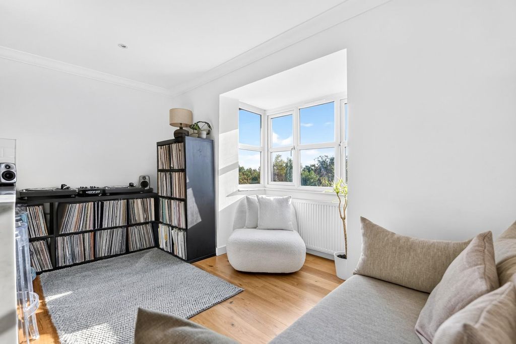 Property photo 2 of 12 0-10.Jpg