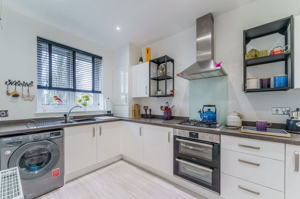 Property photo 3 of 20