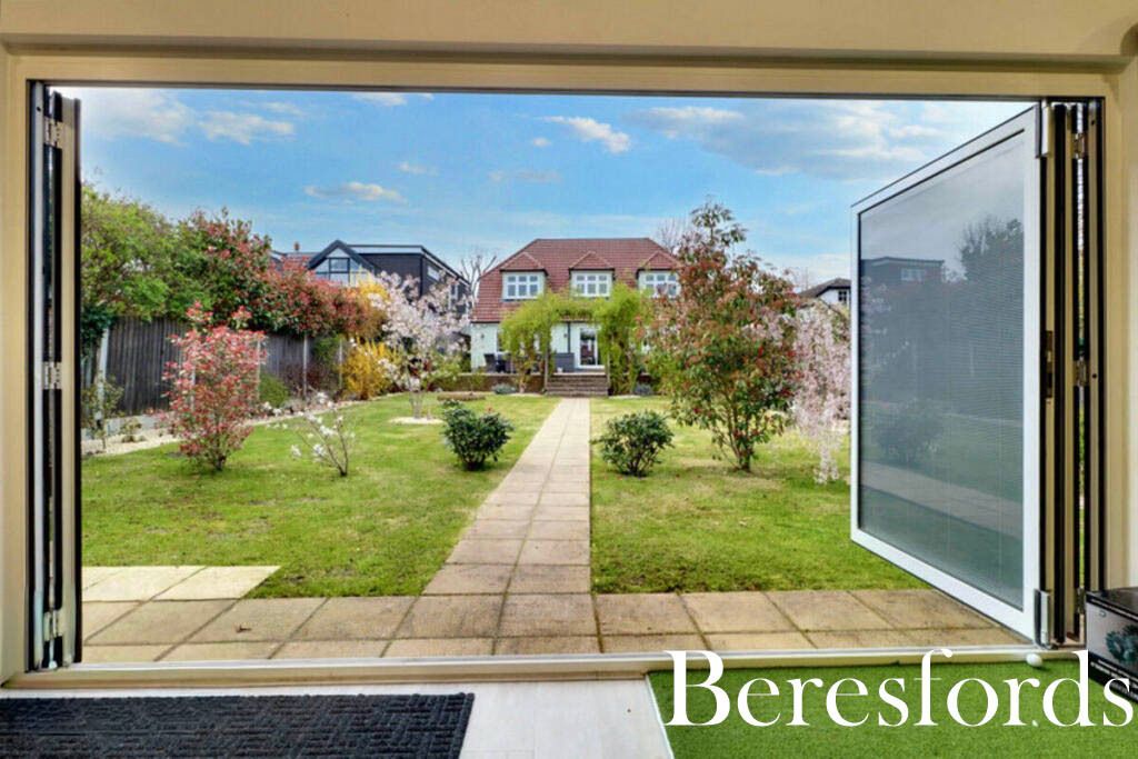 Property photo 2 of 27 Picture No. 81