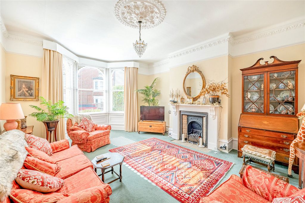 Property photo 2 of 21 Drawing Room