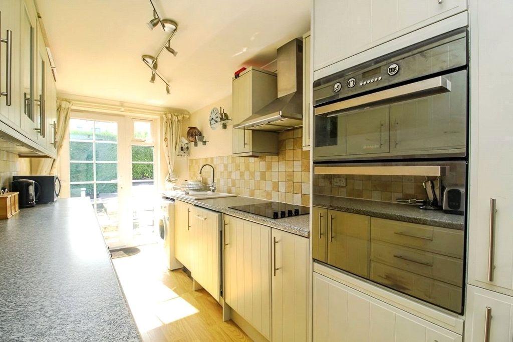 Property photo 3 of 14 Kitchen