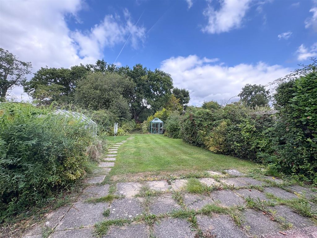 Property photo 2 of 19 Garden.Jpg