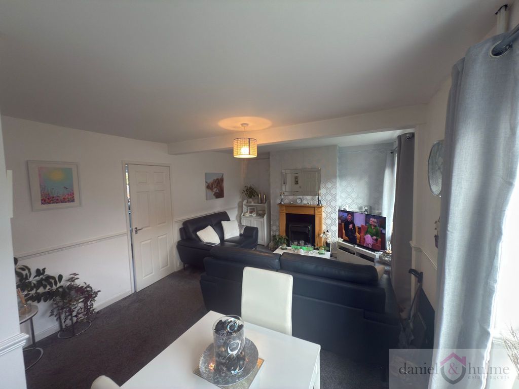 Property photo 2 of 31 4F89A4Af-0400-4F6A-8311-F3962025c5Bd