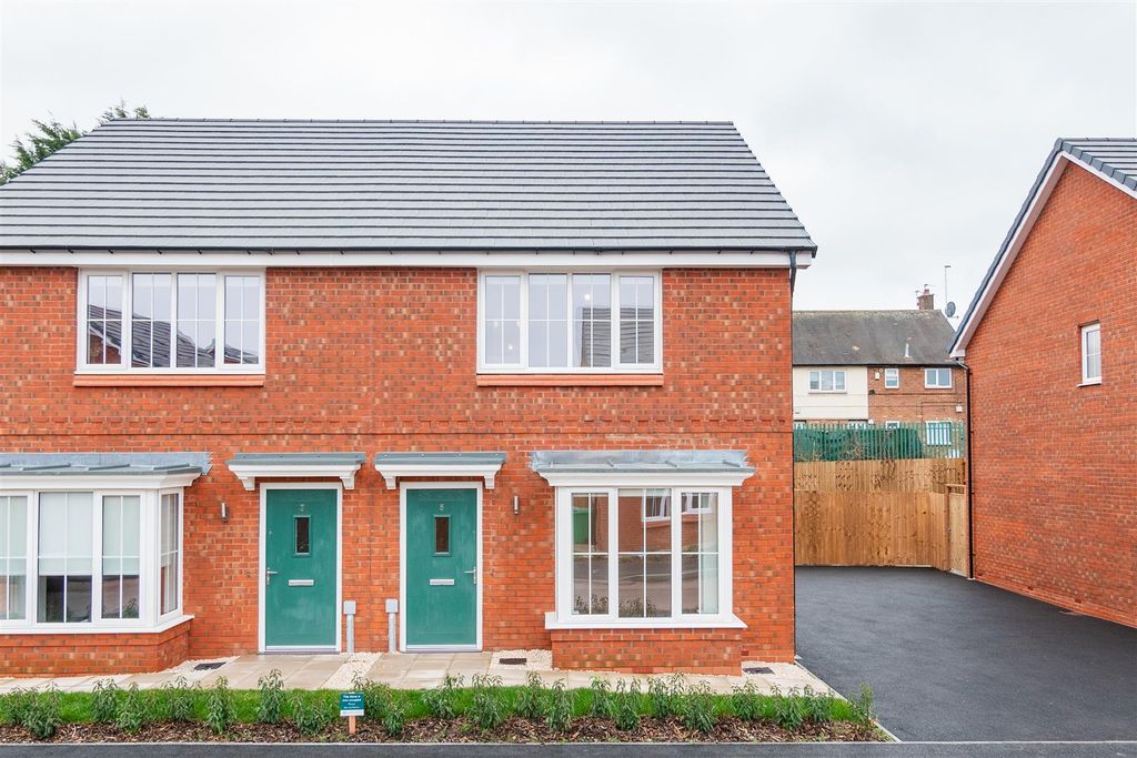 Property photo 1 of 10 Bourne External.Jpg