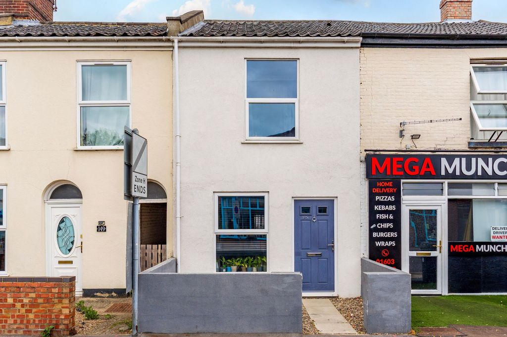 Property photo 2 of 17