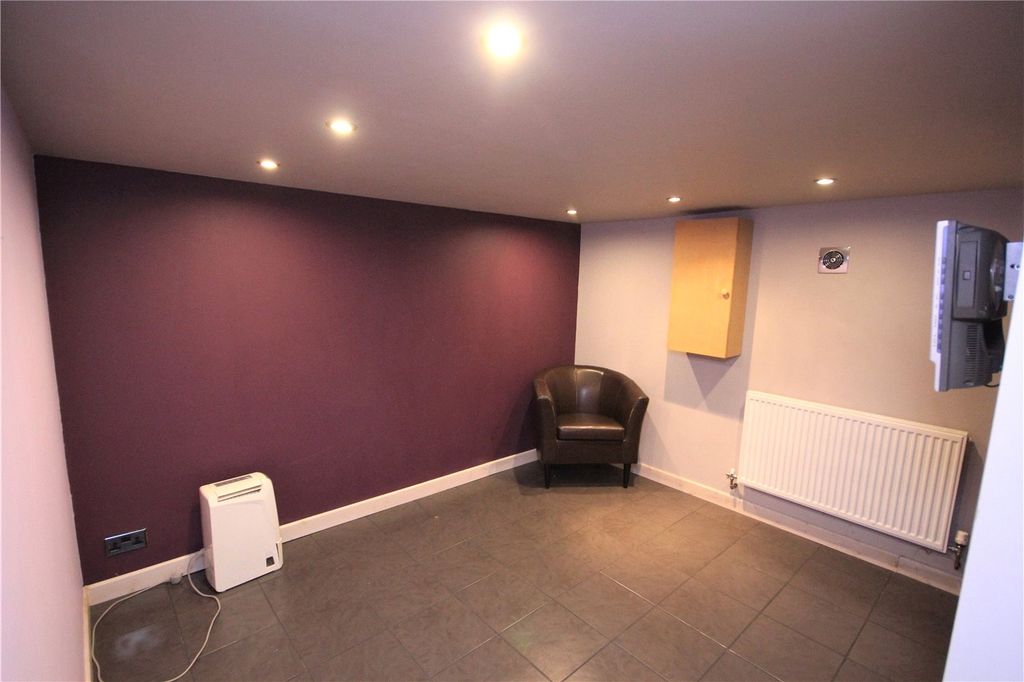 Property photo 3 of 9 Picture No. 05