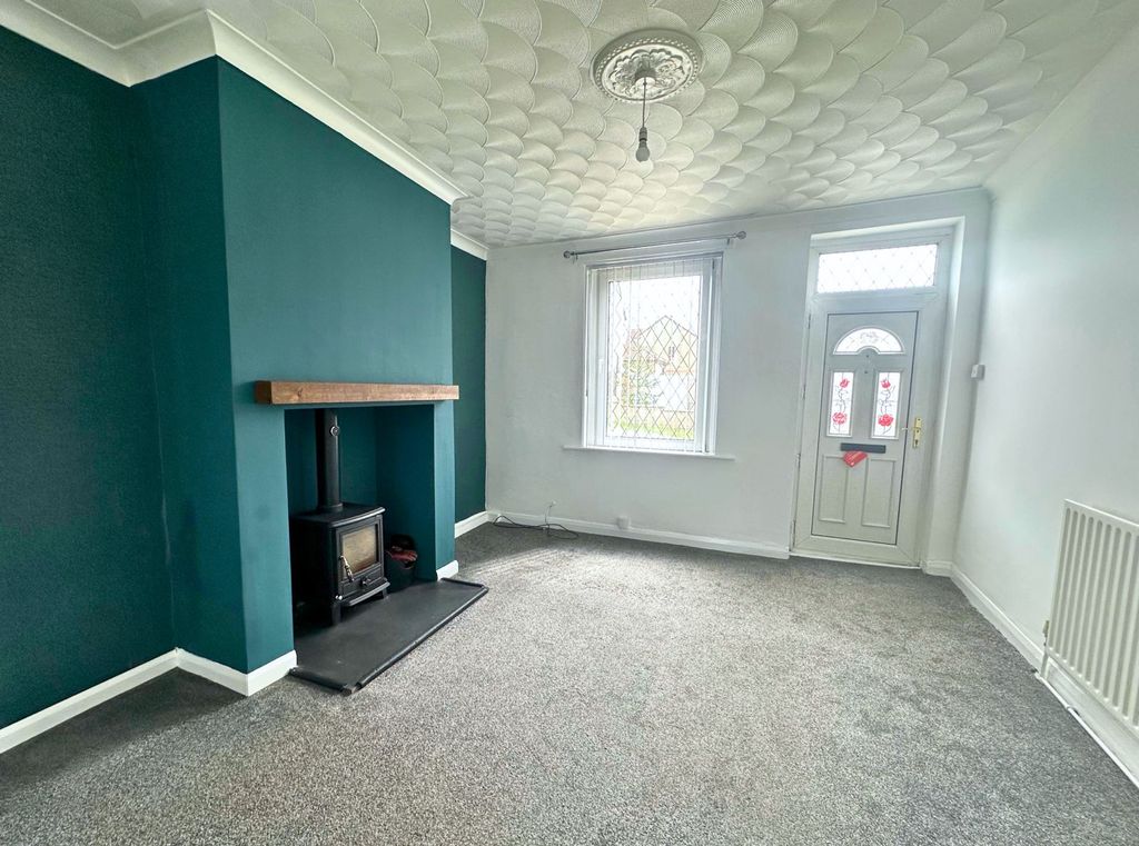 Property photo 1 of 8 52 Manor Rd, Cudworth, Barnsley, S72 8Dg