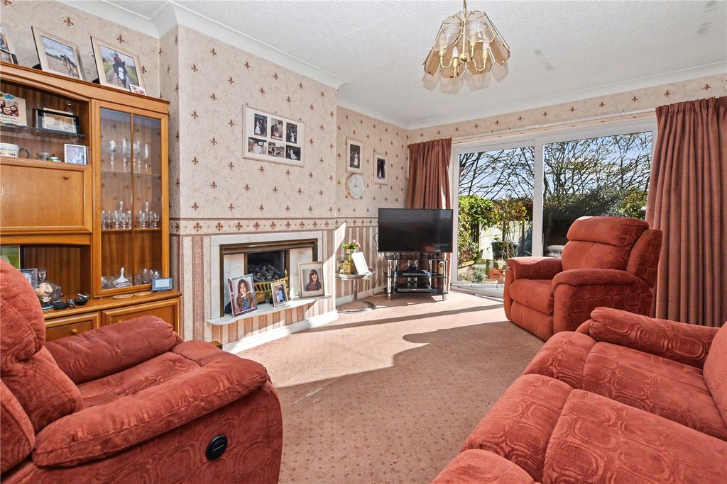 Property photo 2 of 28 Picture No. 19