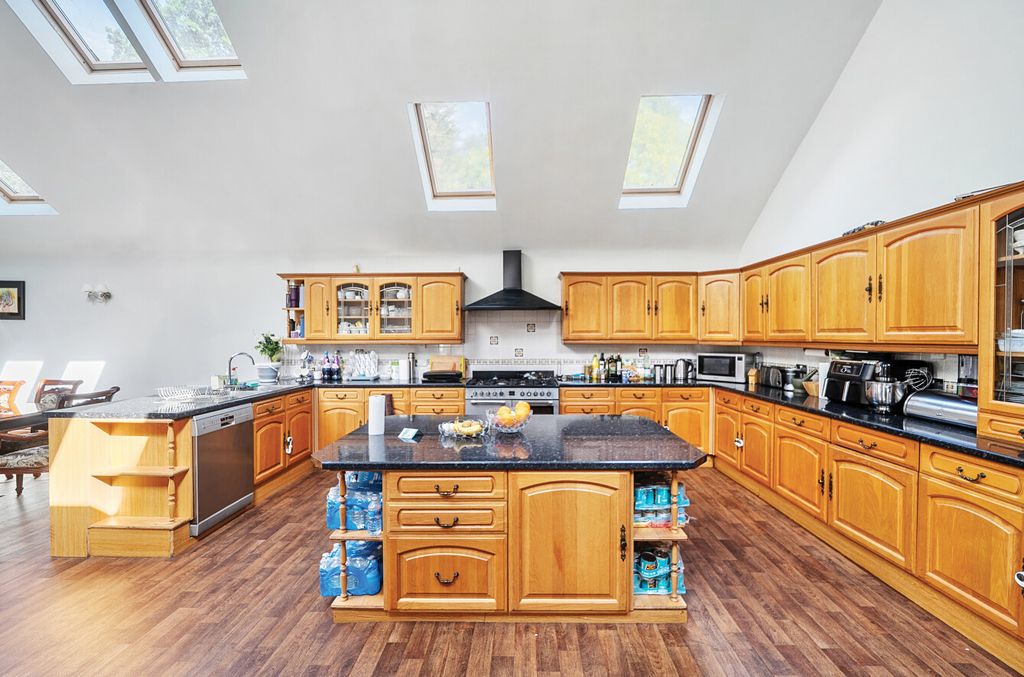 Property photo 3 of 13 1334429-23-6891F5...