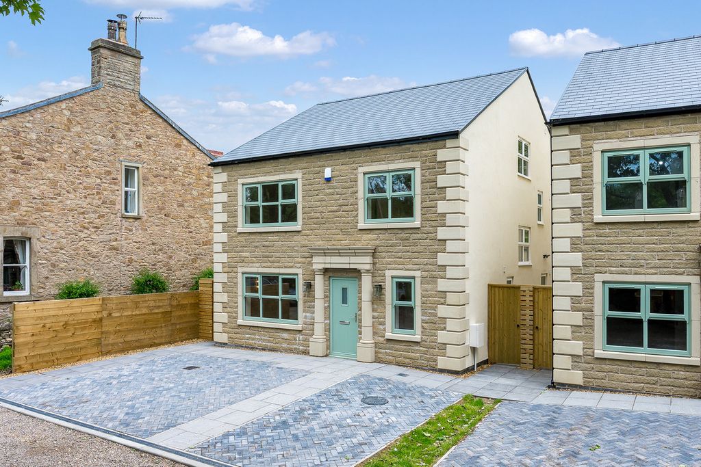 Property photo 1 of 34
