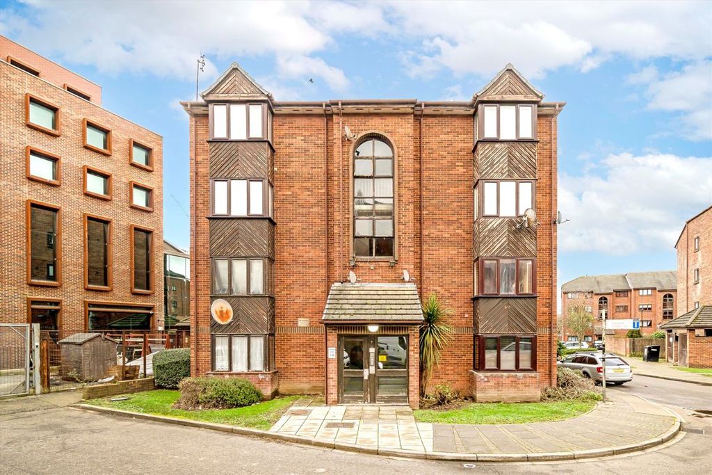 Property photo 1 of 3