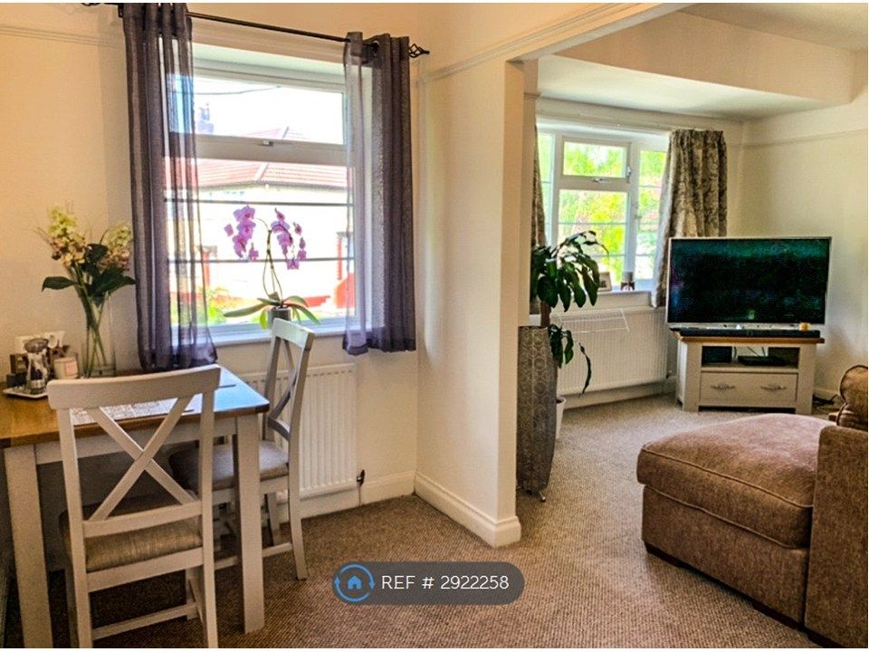 Property photo 1 of 7 Living Room 1
