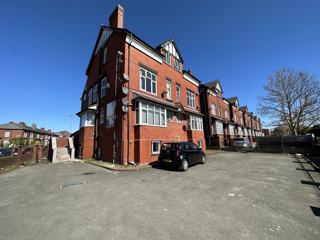 Property photo 1 of 5
